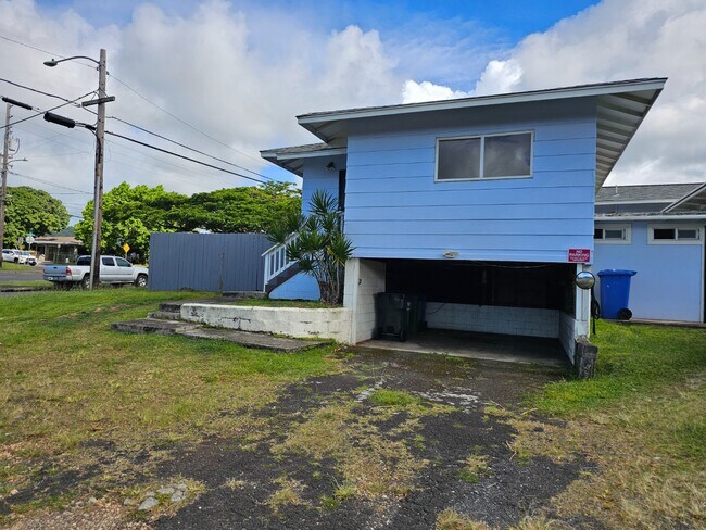 Building Photo - 3 Bed / 2 Bath Single-Family Attached Home...