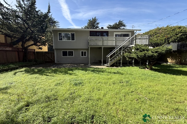 Building Photo - Spacious Remodeled 3 BD/2 BA Home, 2 Bonus Rooms & Large Backyard