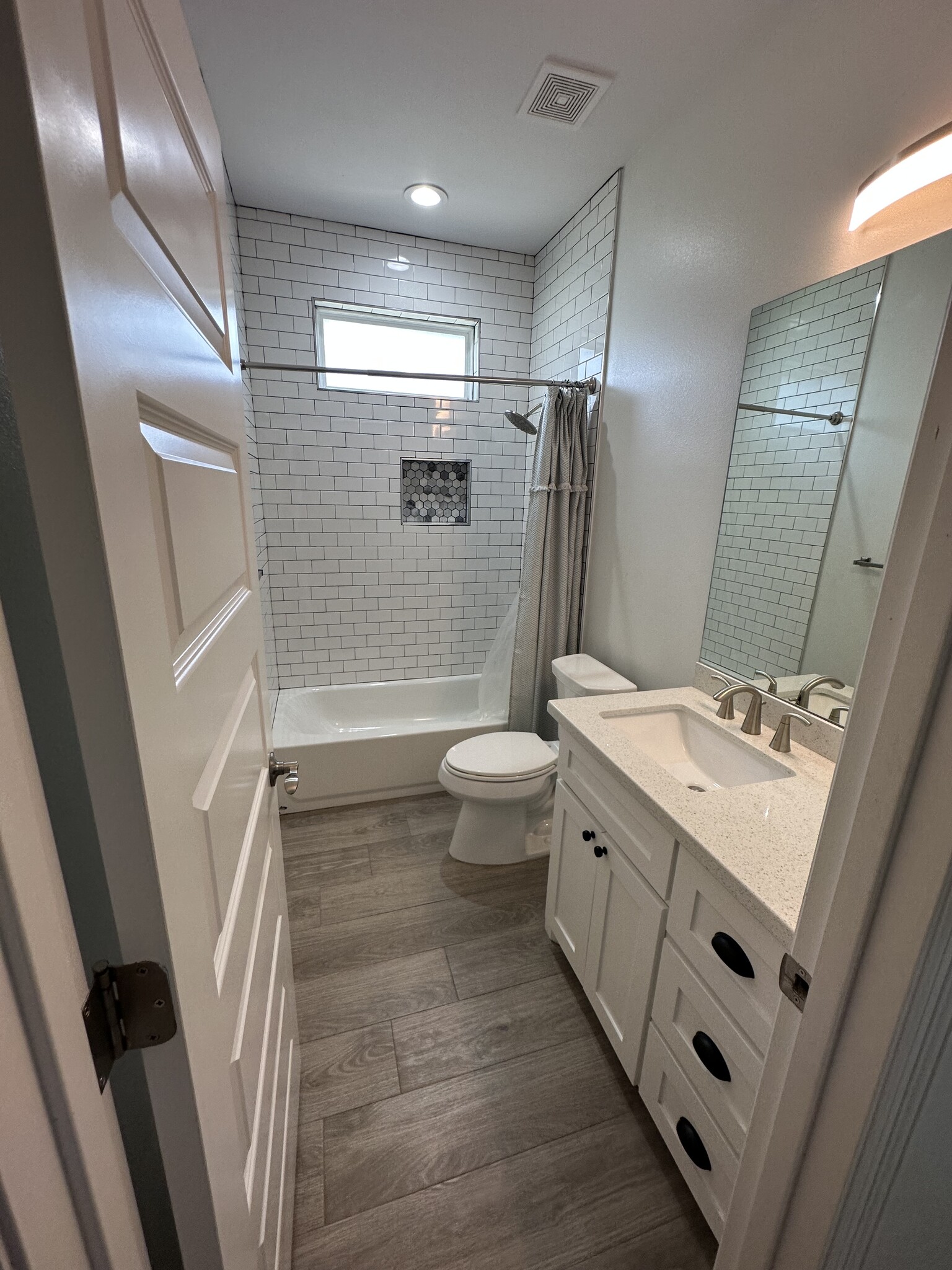 Building Photo - 113 Torrey Pines Rd