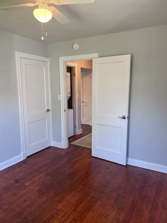Building Photo - 2 BR Belmont Area Cottage  Heart of Downtown