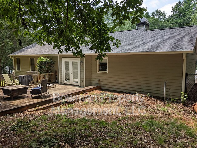 Building Photo - 155 Rachel Way