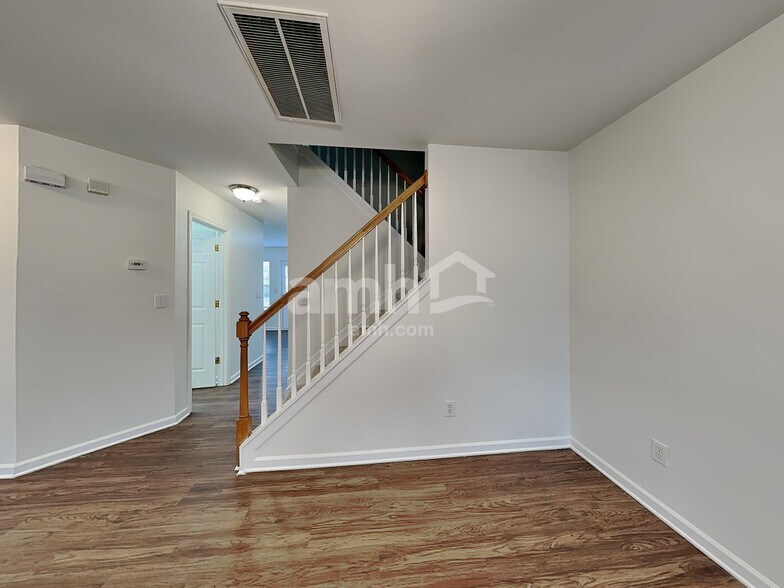 Building Photo - 1009 Enderbury Dr