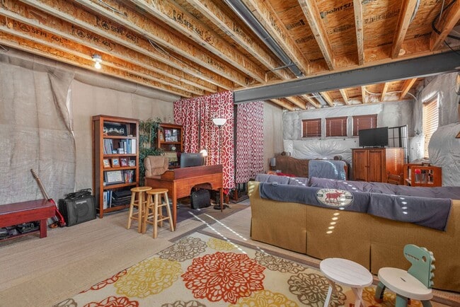 Building Photo - Charming 4-Bedroom, 3-Bath Home in East Loveland