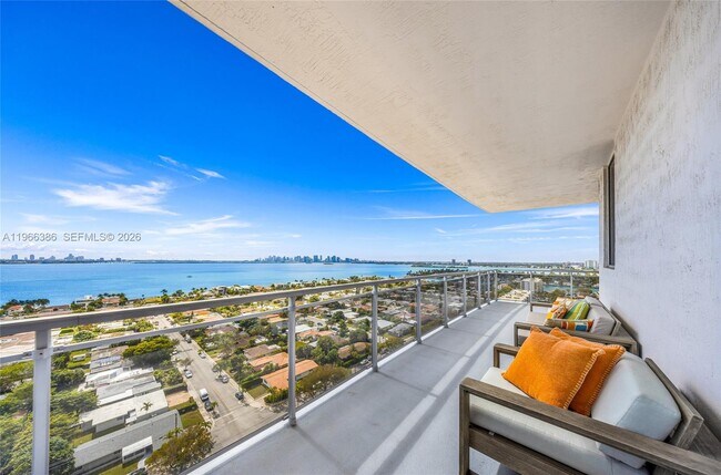 Building Photo - 7901 Hispanola Ave