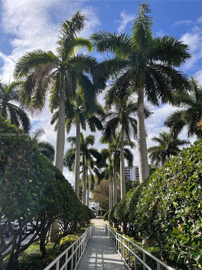Building Photo - 21055 Yacht Club Dr
