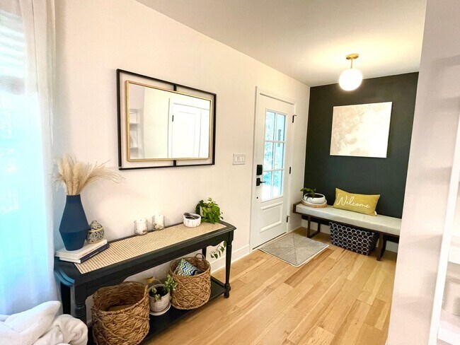 Building Photo - Newly Remodeled 3BD, 2.5BA Raleigh Home wi...