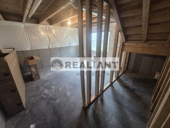 Building Photo - 4657 Donegal Ave