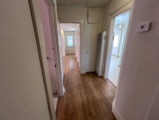 Building Photo - CM530L