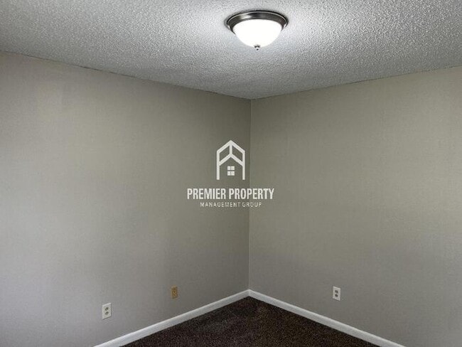Building Photo - 6119 Rickwood Dr NW
