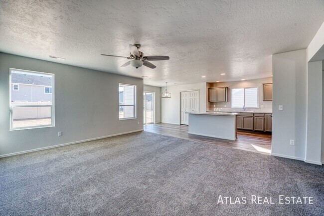 Building Photo - 12665 Lignite Dr