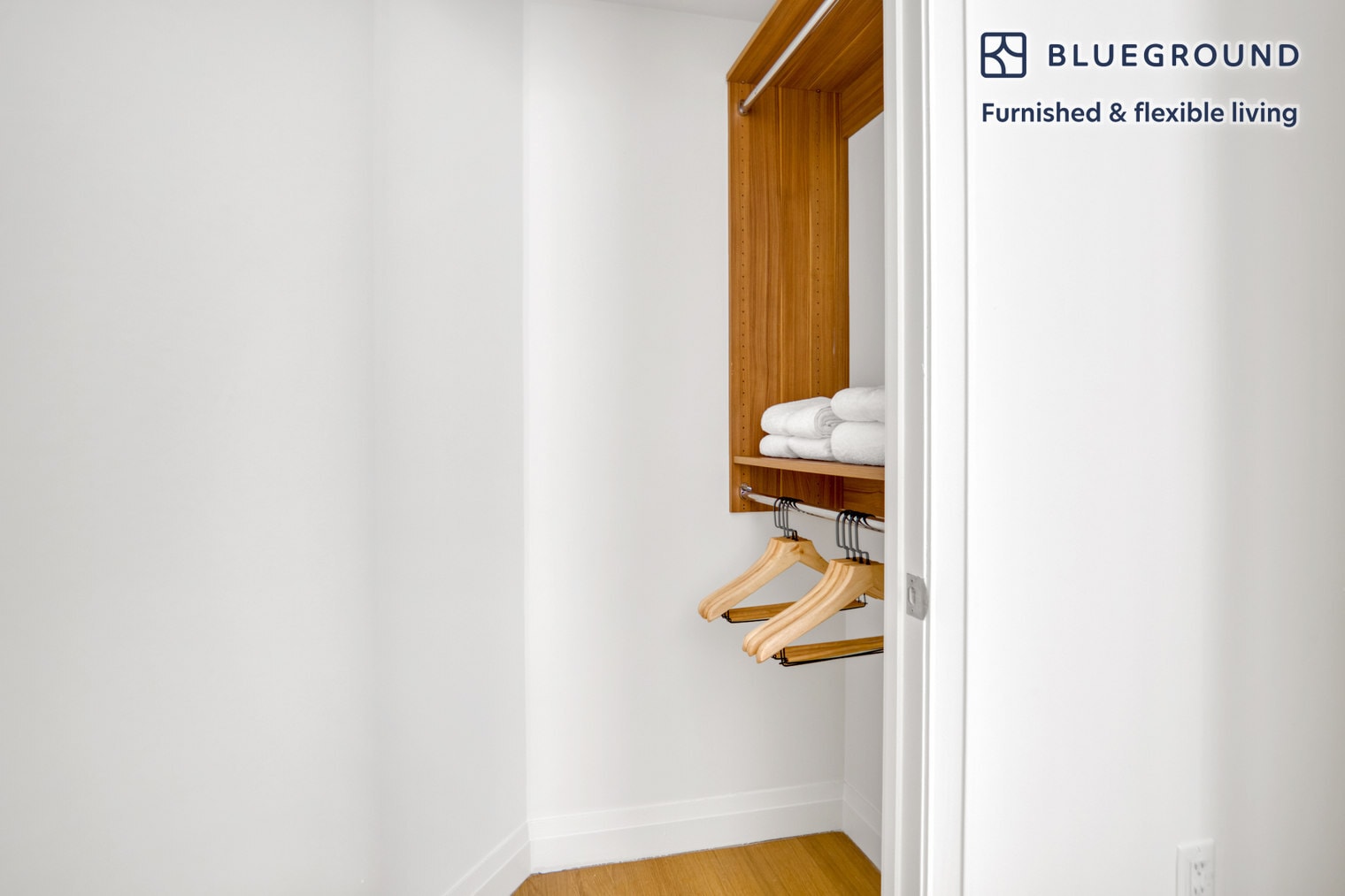 Building Photo - 420 E 54th St