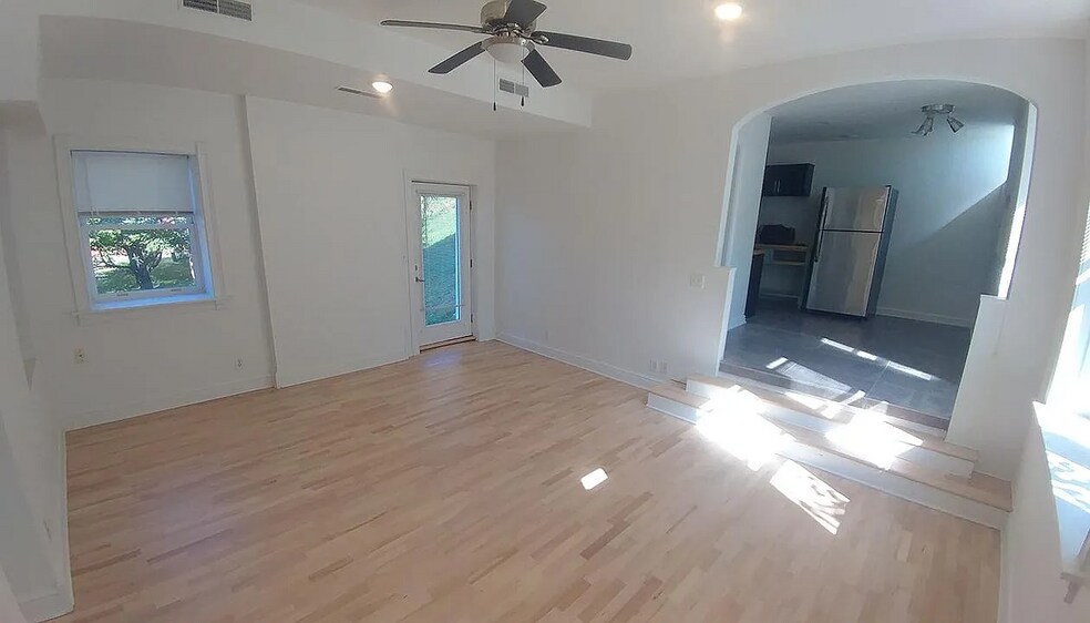 Building Photo - 518 Klotter Ave
