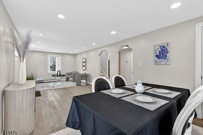 Building Photo - 21 Lombardy Pl