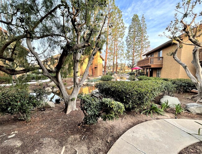 Building Photo - PET FRIENDLY One Bedroom Condo in a Peacef...