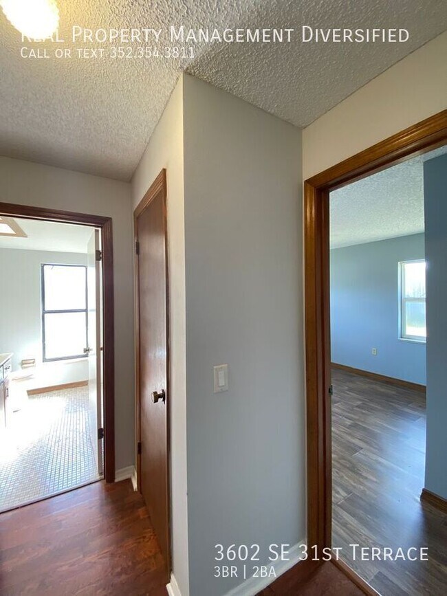 Building Photo - 3602 SE 31st Terrace