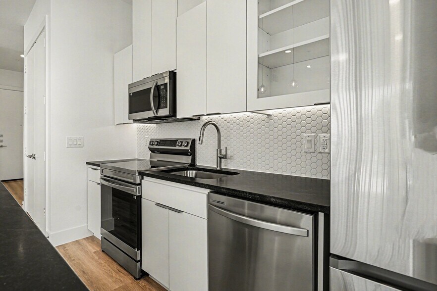 Building Photo - 2217 N Fitzhugh Ave