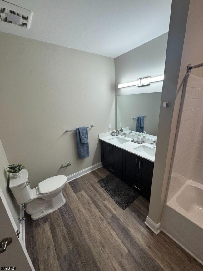 Building Photo - 7 Theta Dr