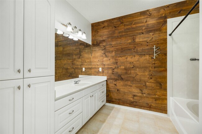 Building Photo - 14874 Cygnus Ct