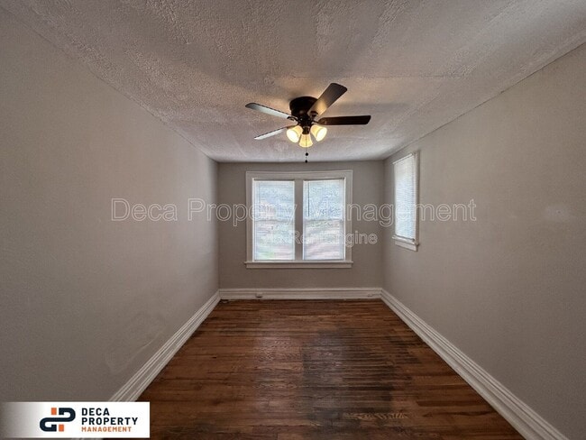 Building Photo - 4233 Ellenwood Avenue