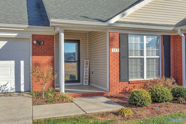 Building Photo - 113 Delta Pine Dr