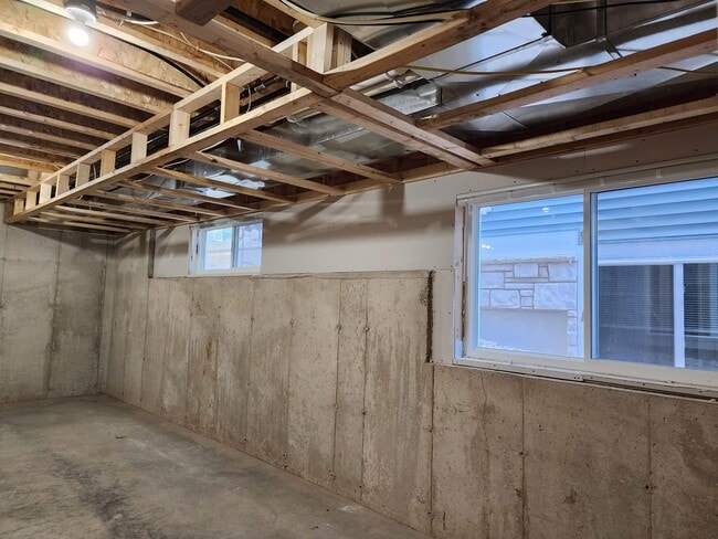 Building Photo - 4857 Lacy Rd