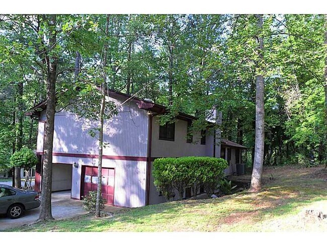Building Photo - Newly Renovated Stunning House for Rent 4 BR /2.5 BA Hidden Hills Subdivision in Stone Mountain