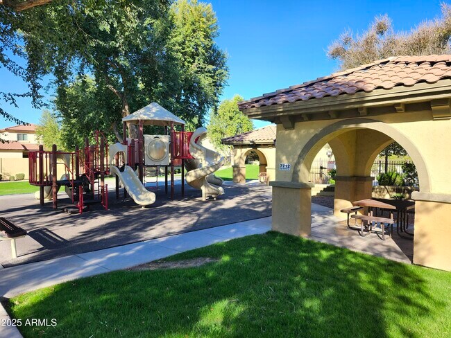 Building Photo - 7762 E Boston St