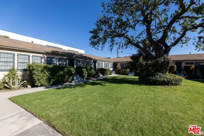 Building Photo - 1940 S Robertson Blvd