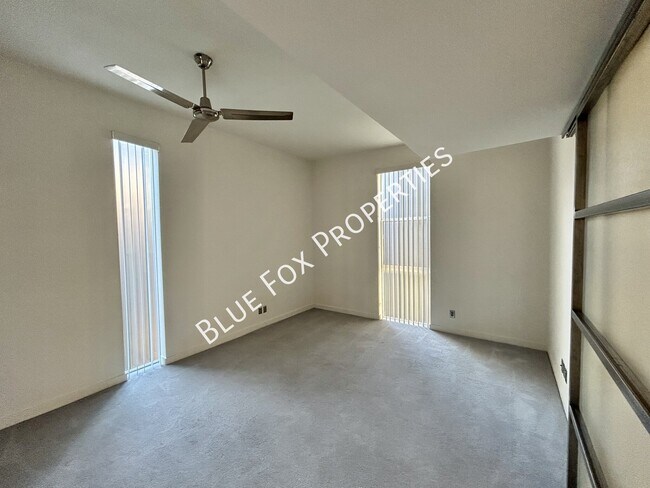 Building Photo - 3611 E 3rd St
