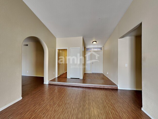 Building Photo - 11208 N 78th Dr