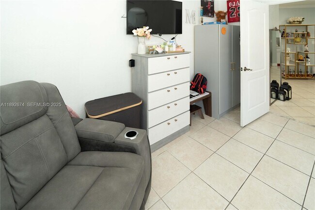 Building Photo - 298 E 3rd St