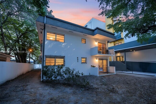 Building Photo - 641 NW 2nd St