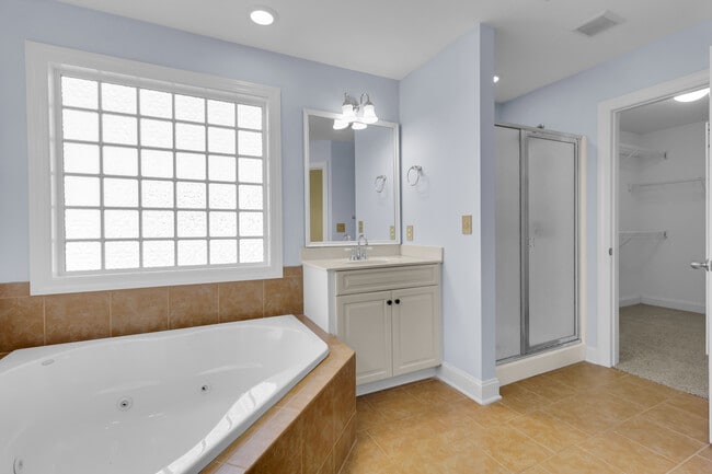 Building Photo - 201 Quincy Ct