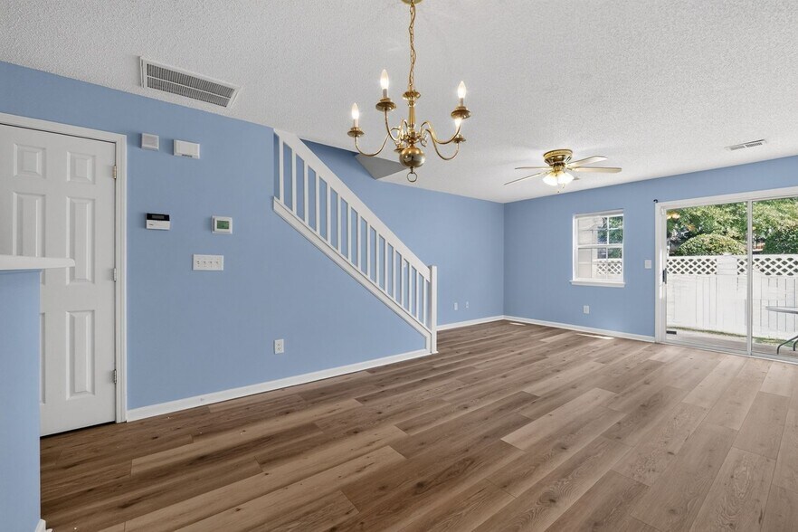 Building Photo - 204 Butler Pl