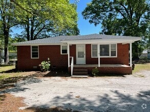 Building Photo - 3 Bedroom Brick Ranch near Armory / Martin...