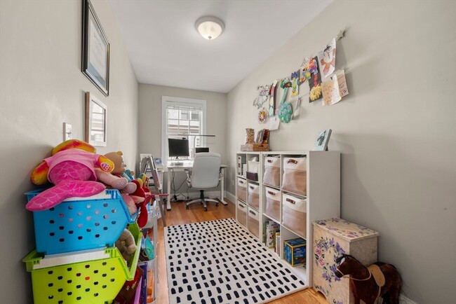 Building Photo - 30 Park St