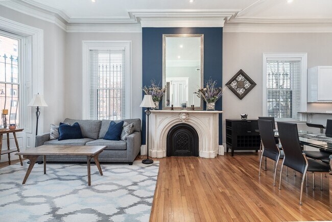 Building Photo - 748 Tremont St