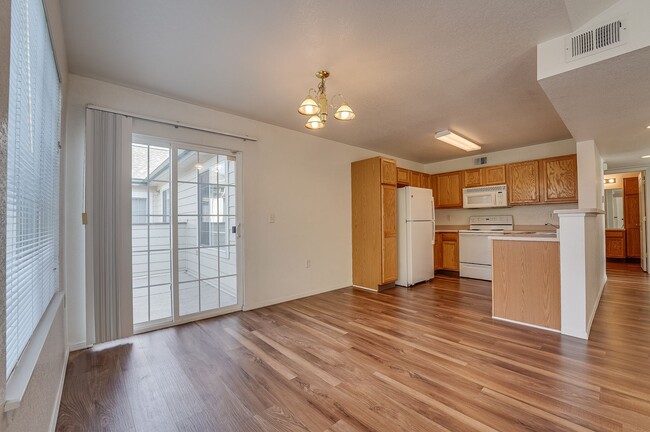 Building Photo - Beautiful 3 Bed, 2 Bath Condo in NW Fort Collins!