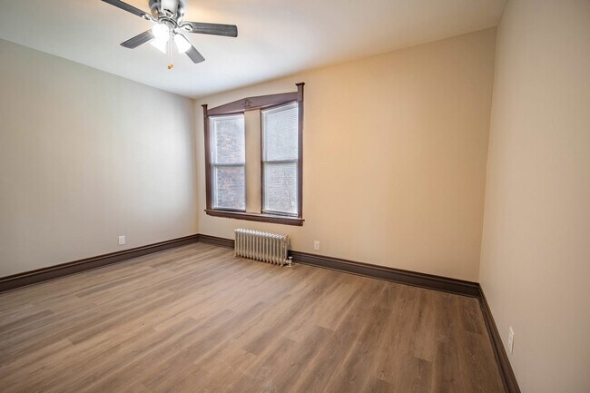 Building Photo - 6362 S Greenwood Ave