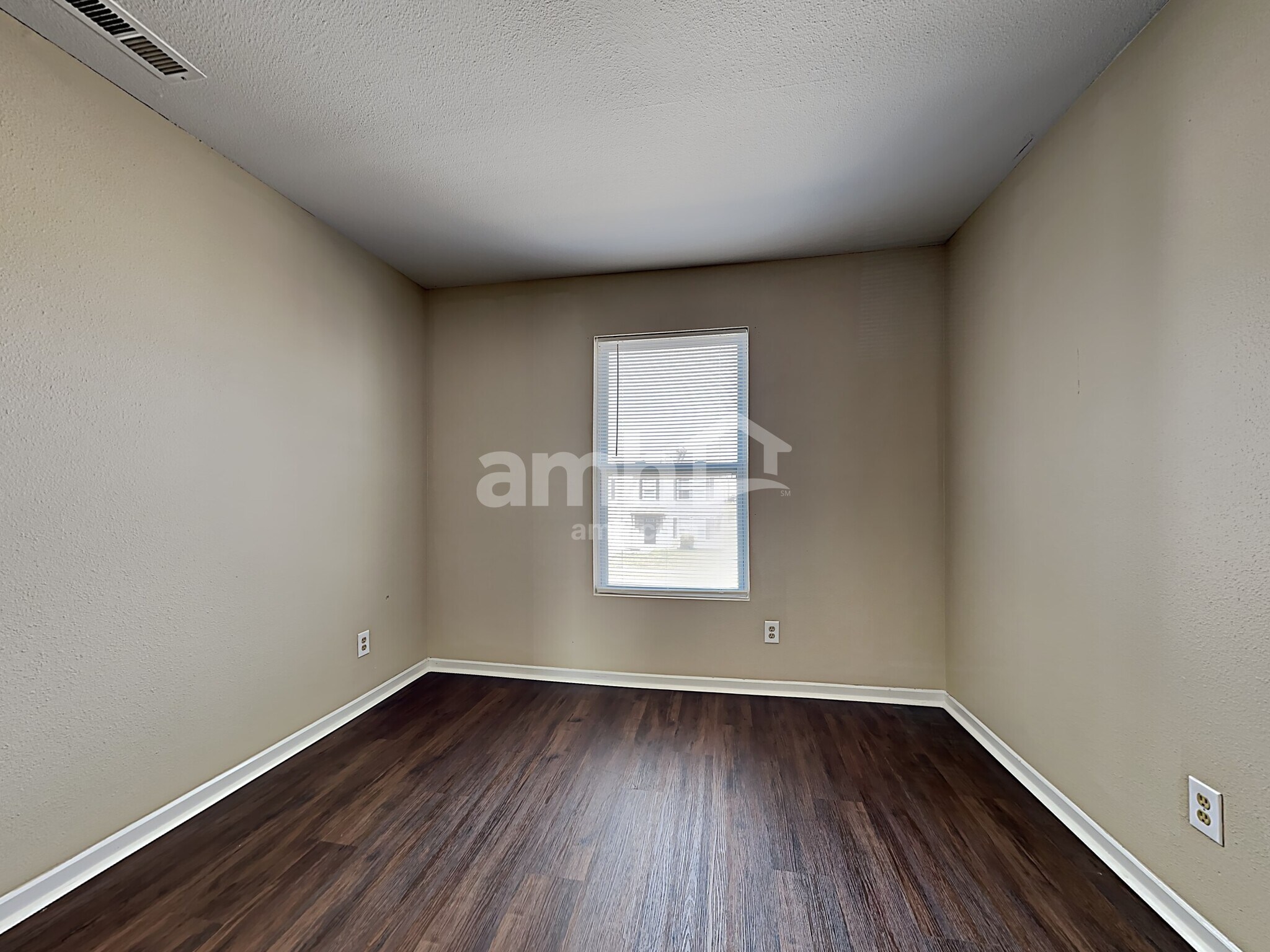 Building Photo - 10715 Inspiration Dr