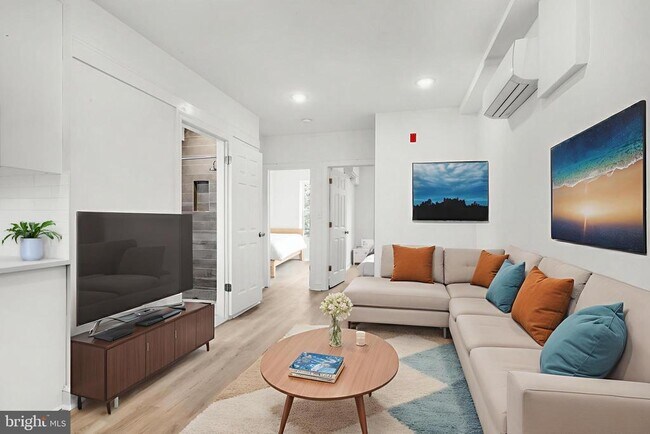 Building Photo - 2046 E Huntingdon St