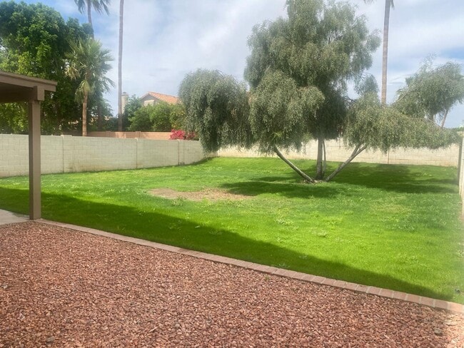 Building Photo - 5946 E Kelton Ln