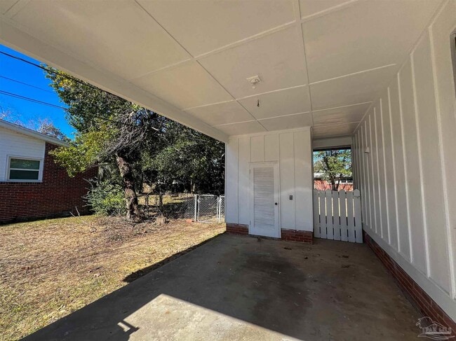 Building Photo - 3730 Forest Glen Dr