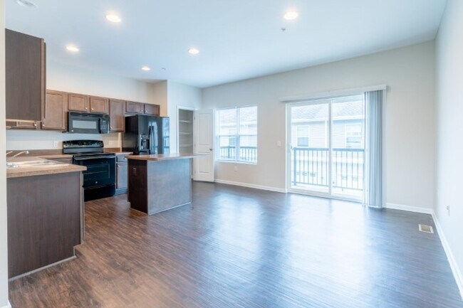 Building Photo - Huge, Open Floor Plan Townhome for RENT at Johnston Common Brownstones!