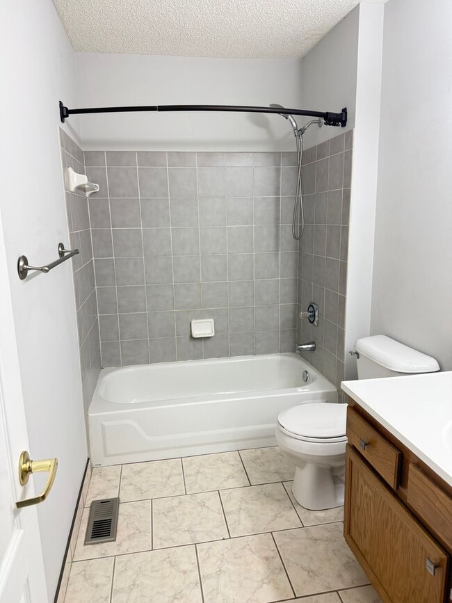 Building Photo - 826 Rossford Run