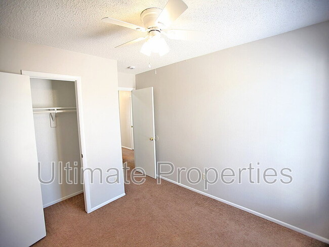 Building Photo - 1803 W Barrow Dr