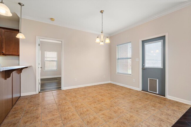 Building Photo - Upcoming Listing!