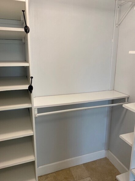 Building Photo - 53 High Point Cir W