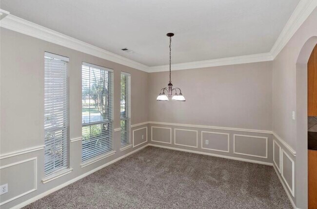 Building Photo - 10115 Cottonwood Canyon Dr