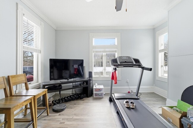 Building Photo - 1374 Ida Ave